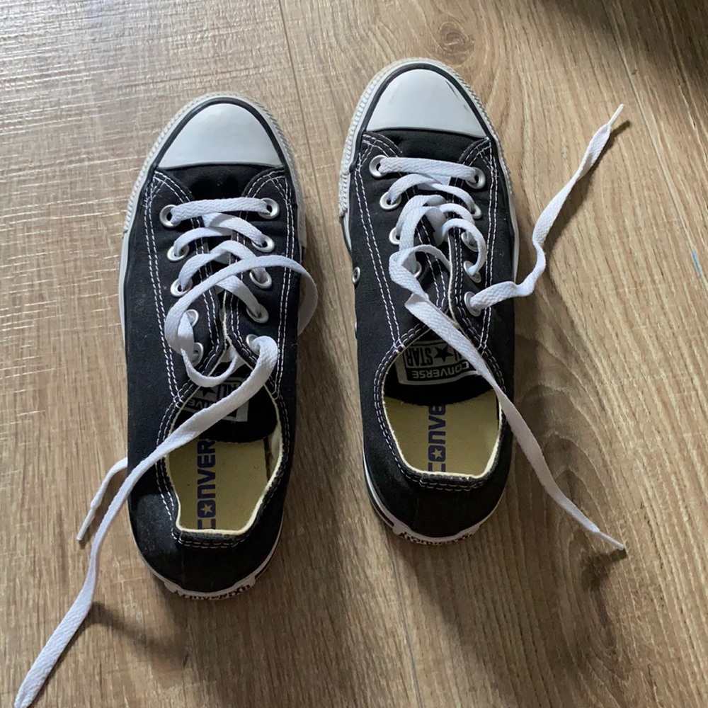 BLACK CONVERSE NEVER WORN